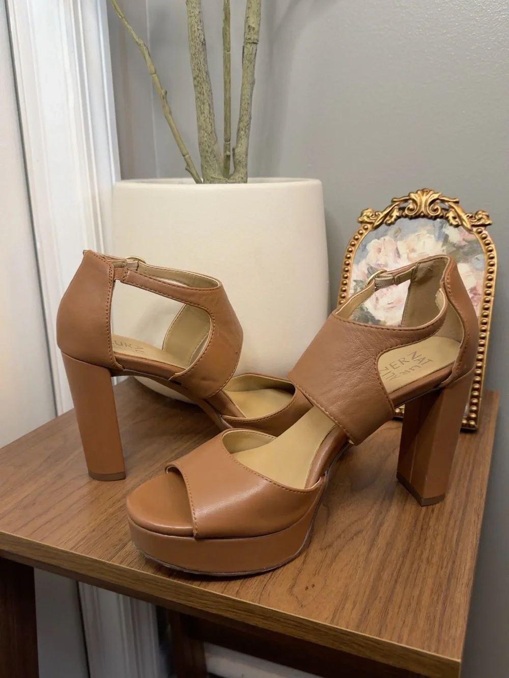 Naturalizer 9W Cognac Leather Platform Block Heel Ankle Strap Sandals